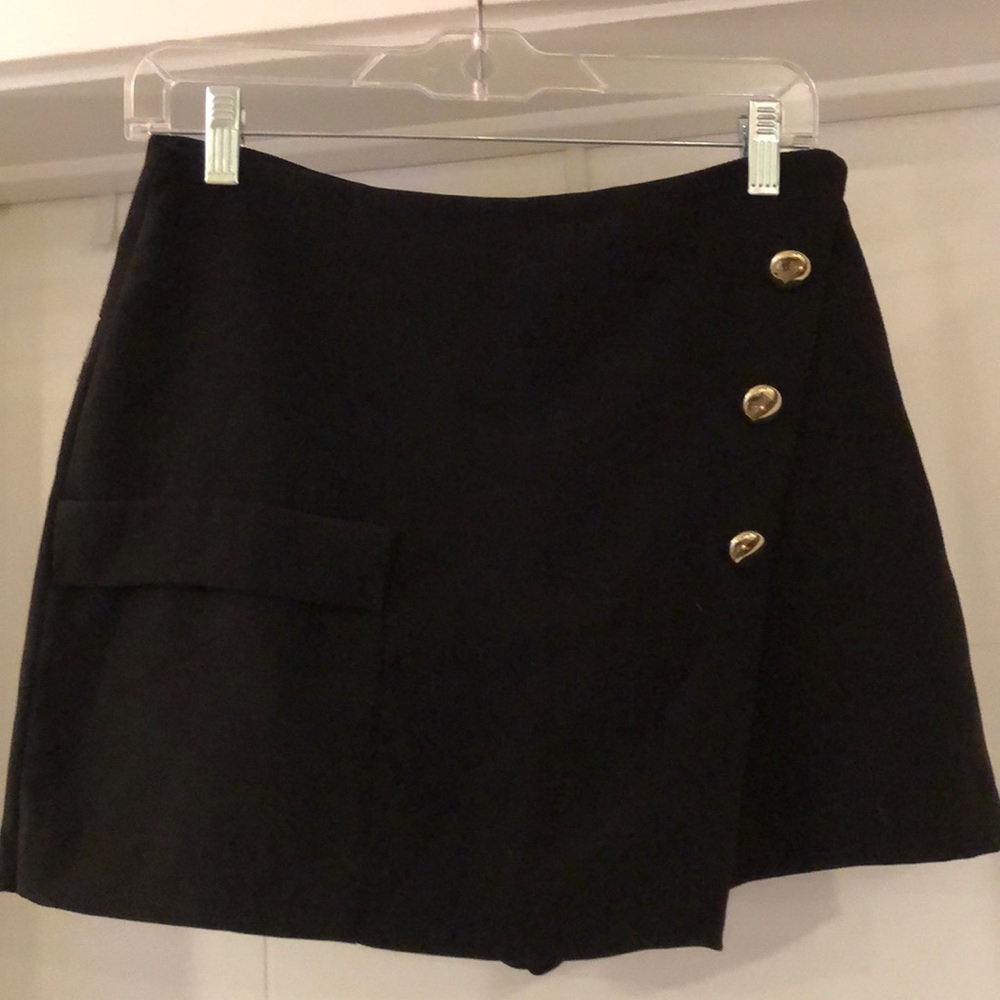 Black Skort